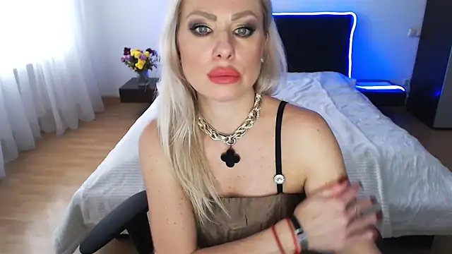 Tina Shines online show from 12, 11, 2025