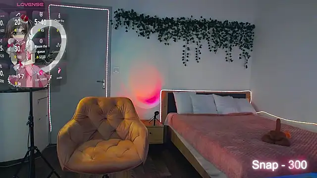 EvaLone1 online show from 5, 4, 2026