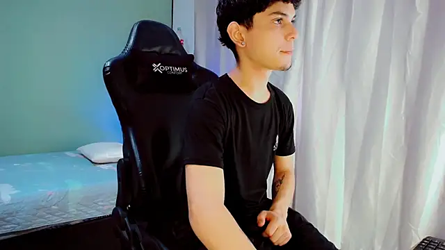 dilan hott  online show from 9, 10, 2025