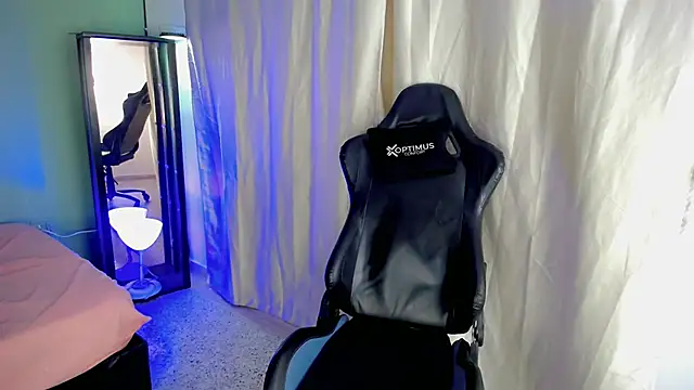 dilan hott  online show from 18, 11, 2025