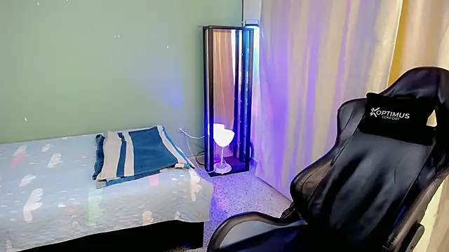 dilan hott  online show from 23, 11, 2025