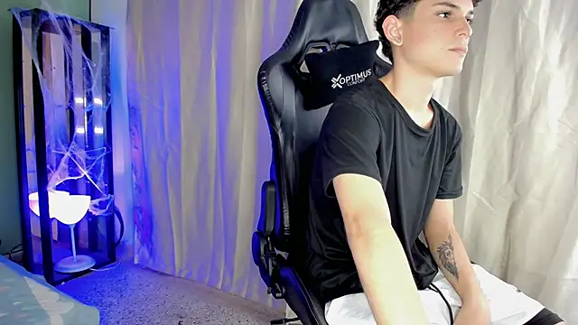 dilan hott  online show from 28, 10, 2025