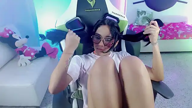 mishel hott online show from 19, 9, 2025