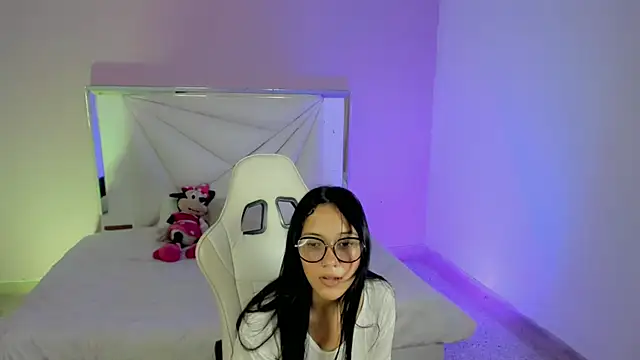 mishel hott online show from 13, 9, 2025