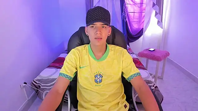 maxthomson boy online show from 16, 9, 2025