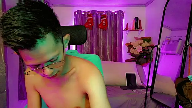 Skinny CumLoader69 online show from 5, 12, 2025