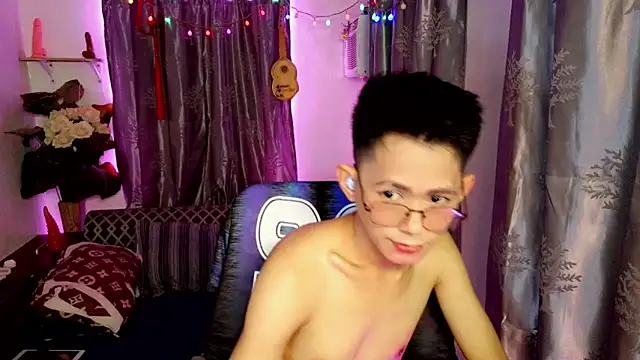 Skinny CumLoader69 online show from 18, 2, 2026