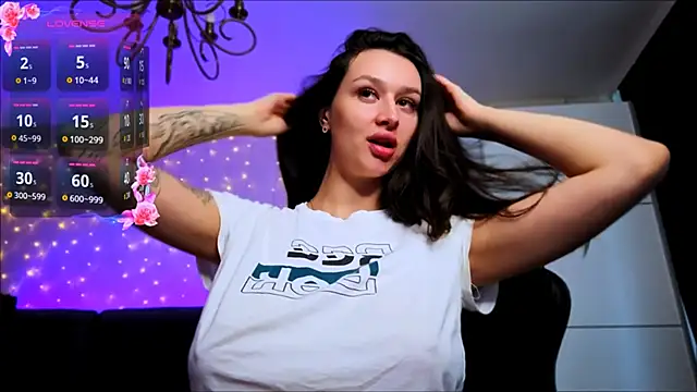 Veronica Larsson online show from 4, 4, 2026