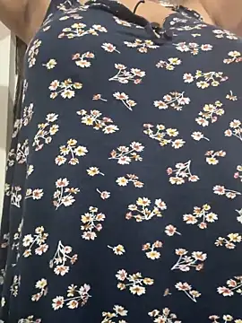 aisha1630 online show from 15, 10, 2025