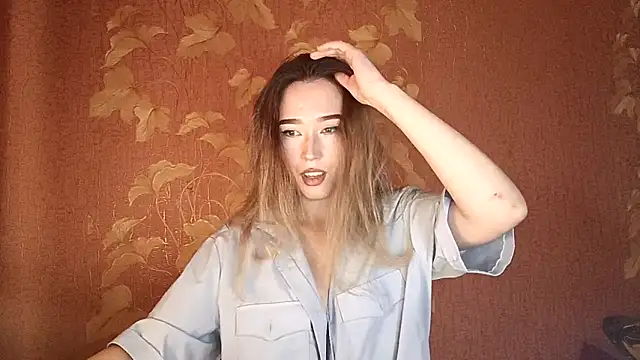 Awora Wolf online show from 7, 10, 2025