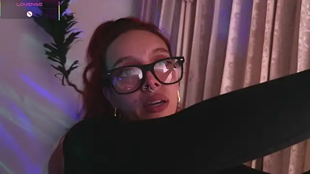 bri von dhara   online show from 17, 12, 2025