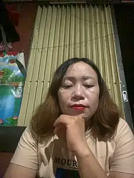 Snapshot of Dunmii chatting on 8, 10, 2025 Dunmii online show from 8, 10, 2025