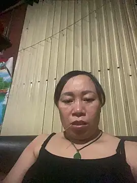 Snapshot of Dunmii chatting on 6, 10, 2025 Dunmii online show from 6, 10, 2025