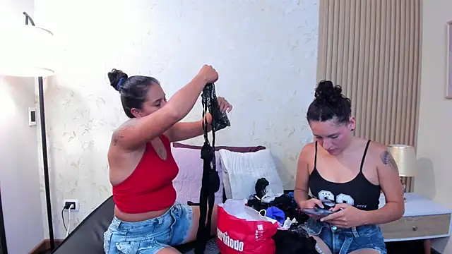 Snapshot of aliceandsia chatting on 28, 7, 2026 aliceandsia online show from 28, 7, 2026