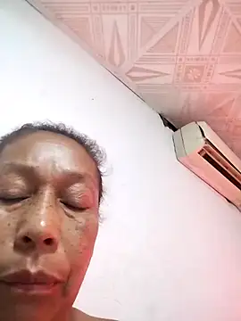 Naomi-Mature online show from 27, 11, 2025