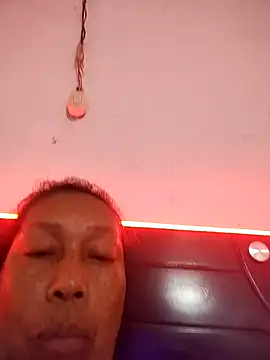 Naomi-Mature online show from 6, 2, 2026