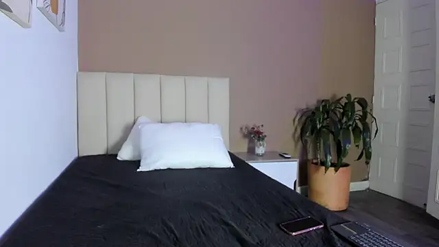 Samyscott  online show from 8, 5, 2026
