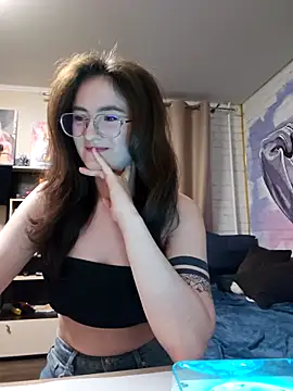 SophiaHarris online show from 4, 10, 2025