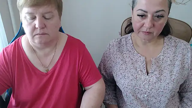 Snapshot of Bertie_Adeline chatting on 29, 9, 2025 Bertie Adeline online show from 29, 9, 2025