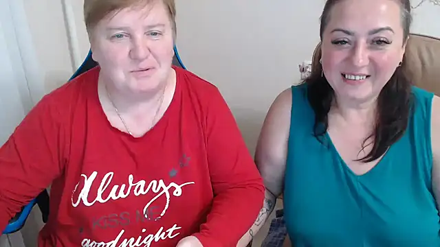 Snapshot of Bertie_Adeline chatting on 8, 10, 2025 Bertie Adeline online show from 8, 10, 2025