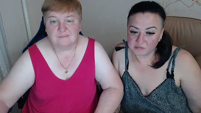 Snapshot of Bertie_Adeline chatting on 11, 9, 2025 Bertie Adeline online show from 11, 9, 2025