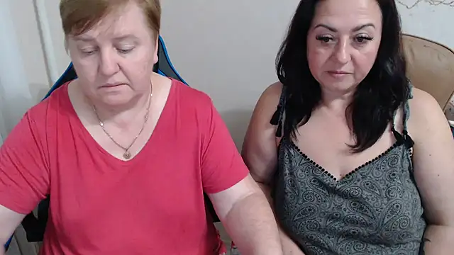 Snapshot of Bertie_Adeline chatting on 29, 9, 2025 Bertie Adeline online show from 29, 9, 2025
