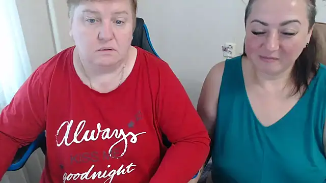 Snapshot of Bertie_Adeline chatting on 9, 10, 2025 Bertie Adeline online show from 9, 10, 2025