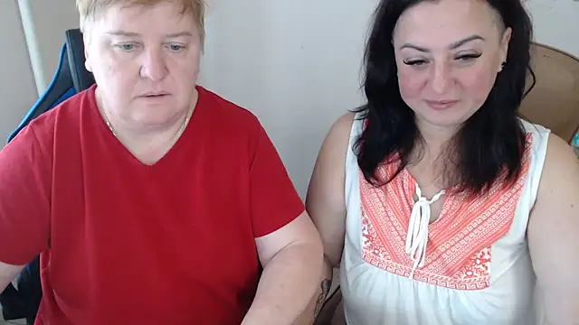 Snapshot of Bertie_Adeline chatting on 15, 9, 2025 Bertie Adeline online show from 15, 9, 2025