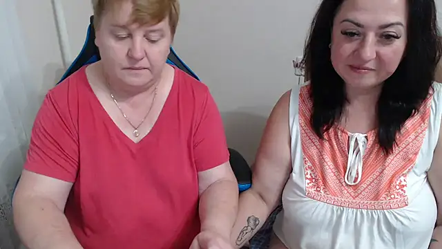 Snapshot of Bertie_Adeline chatting on 3, 10, 2025 Bertie Adeline online show from 3, 10, 2025