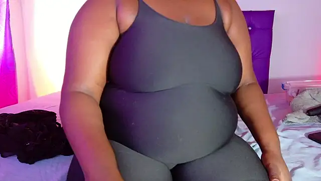 ebony NeighborMoans online show from 4, 12, 2025