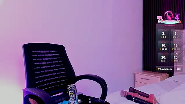 MiaaFarrel online show from 26, 10, 2025