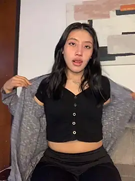 KloePink  online show from 8, 10, 2025