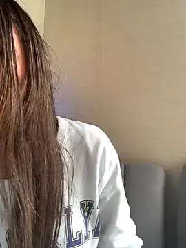 KloePink  online show from 21, 11, 2025