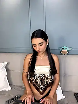 Snapshot of Zafira_Montiel chatting on 28, 11, 2025 Zafira Montiel online show from 28, 11, 2025