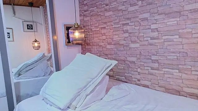 Martina thompson69 online show from 13, 3, 2026