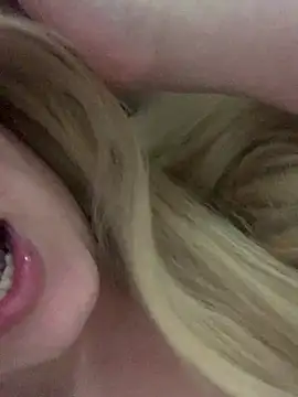 Snapshot of loiragoxtosinnha chatting on 28, 11, 2025 loiragoxtosinnha online show from 28, 11, 2025