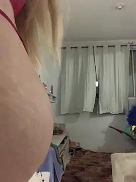 Snapshot of loiragoxtosinnha chatting on 7, 11, 2025 loiragoxtosinnha online show from 7, 11, 2025