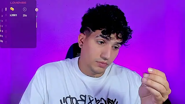 Snapshot of Saturn_boy chatting on 7, 11, 2025 Saturn boy online show from 7, 11, 2025