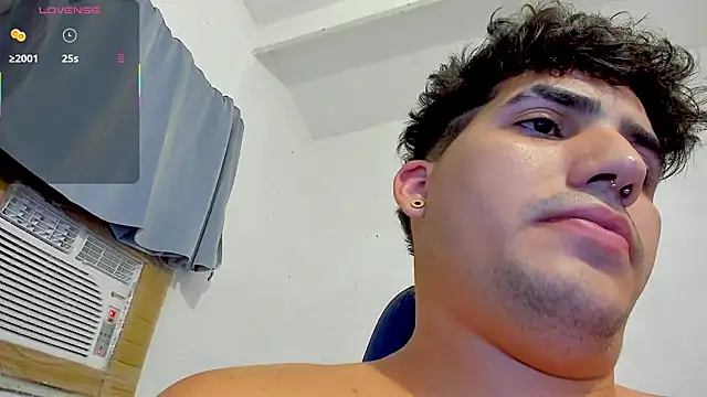 Snapshot of Saturn_boy chatting on 6, 11, 2025 Saturn boy online show from 6, 11, 2025