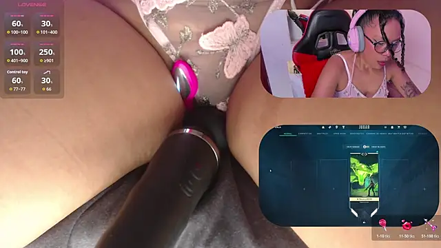 Snapshot of NovaLyn chatting on 14, 11, 2025 NovaLyn online show from 14, 11, 2025