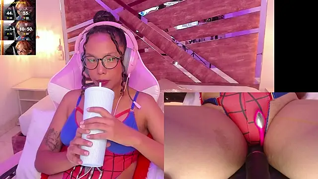 Snapshot of NovaLyn chatting on 25, 10, 2025 NovaLyn online show from 25, 10, 2025