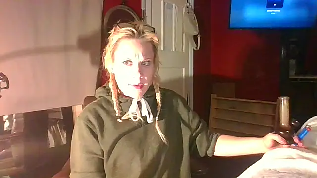 Snapshot of TaylorMade2223 chatting on 13, 9, 2025 TaylorMade2223 online show from 13, 9, 2025