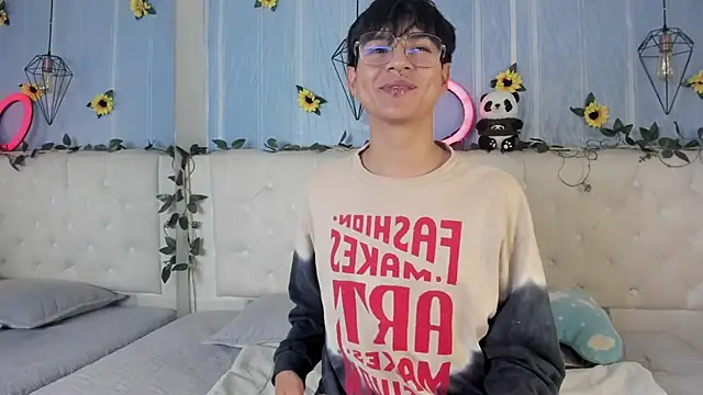 AleAurarashi online show from 2, 12, 2025