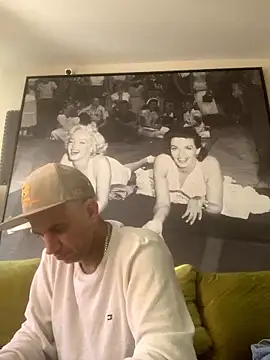 Hothotboyg online show from 10, 1, 2026