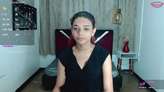 Snapshot of luisa__torres chatting on 5, 7, 2026 luisa torres online show from 5, 7, 2026
