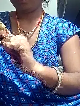 Snapshot of Sapna-Yadav chatting on 5, 10, 2025 Sapna-Yadav online show from 5, 10, 2025