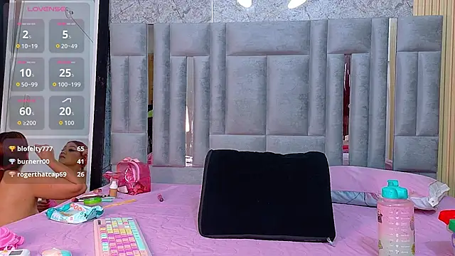 mamaneedsfun online show from 22, 4, 2026