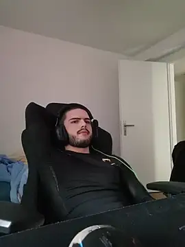 EyesNeverLies online show from 31, 10, 2025