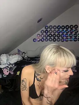 FluffySlutt online show from 18, 9, 2025
