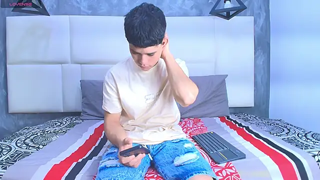 aron twink66 online show from 3, 10, 2025